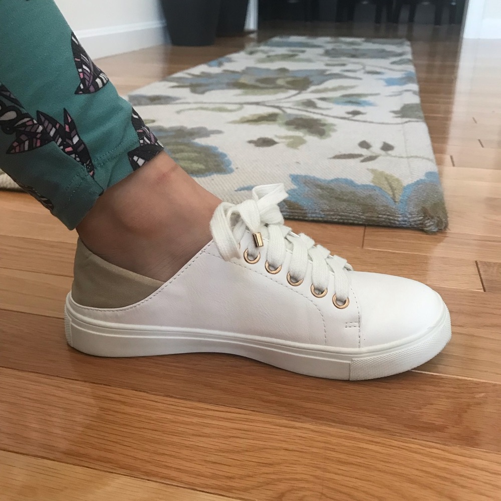Cute slip-on flats. Like new, worn a few times.